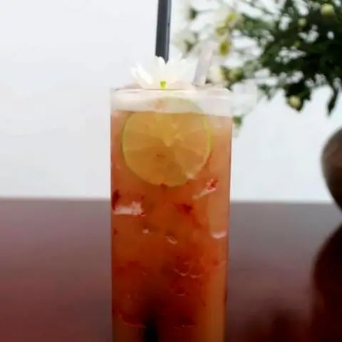 Hình ảnh Yakult dâu tây