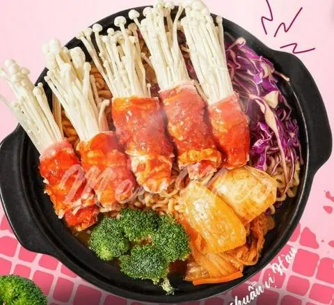 Hình ảnh Mì cay Bò Cuộn Nấm