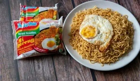 Hình ảnh mì trộn trứng