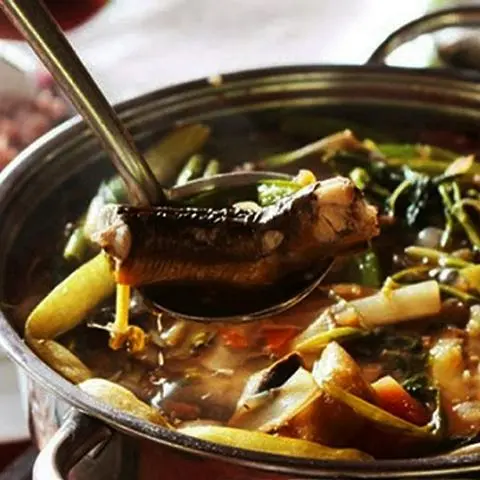 Hình ảnh Lẩu lươn nấu lá giang