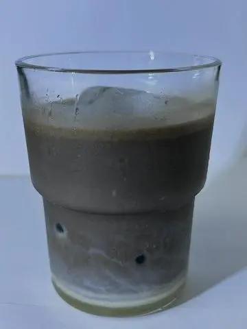 Hình ảnh Houjicha latte (tem thỏ trắng)