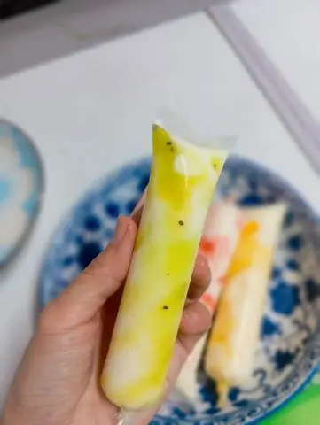 Hình ảnh Yaourt Mix Vị Kiwi