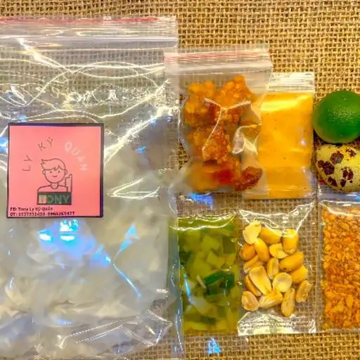 Hình ảnh Bánh tráng muối nhuyễn tỏi phi mỡ hành tóp mỡ