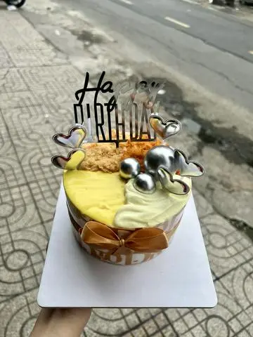 Hình ảnh Bông lan trứng muối sinh nhật(09)