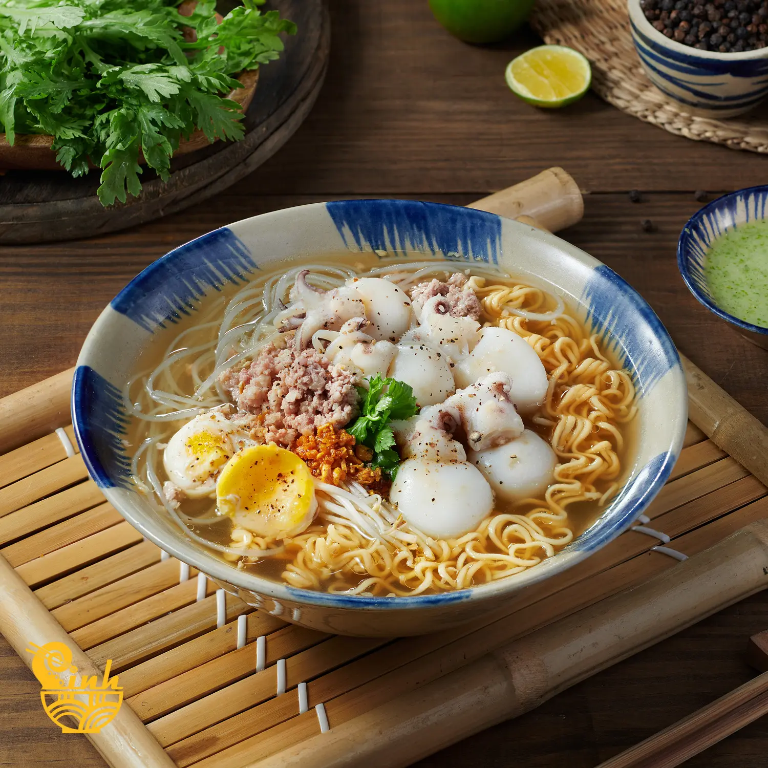 Hình ảnh Hủ Tiếu Mì Gói Mực Đặc Biệt
