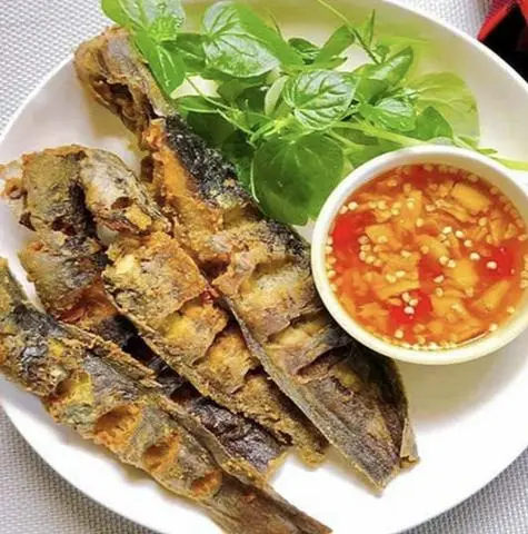 Hình ảnh Cơm cá Trê chiên (mắm gừng)