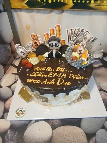Hình ảnh Bánh kem sữa tươi 20cm ( mẫu ngẫu nhiên)
