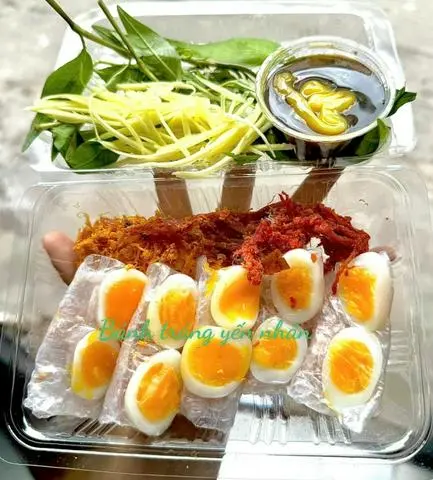 Hình ảnh cuốn lòng đào chấm sốt me bơ