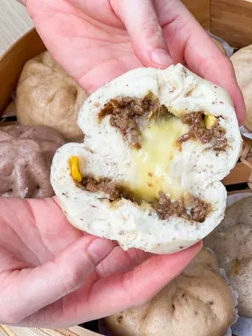 Hình ảnh Bánh bao Nguyên Cám - Nhân Bò Phô Mai 