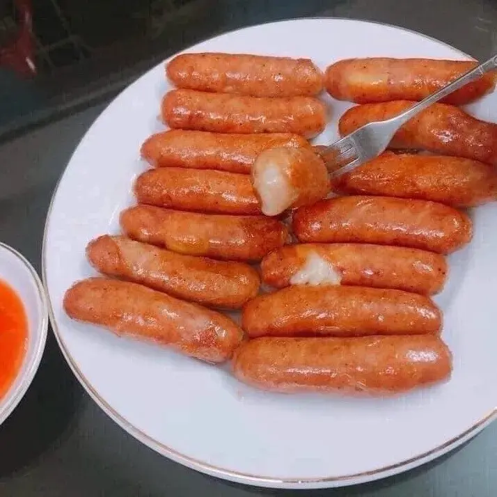 Hình ảnh Xúc xich phô mai 1 cây 19k
