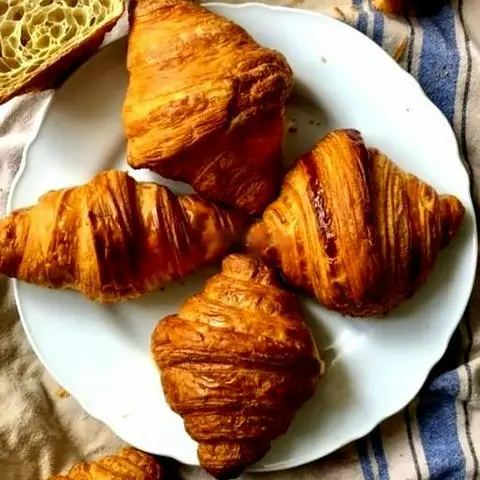Hình ảnh Box 4 Croissant - Hộp sốt