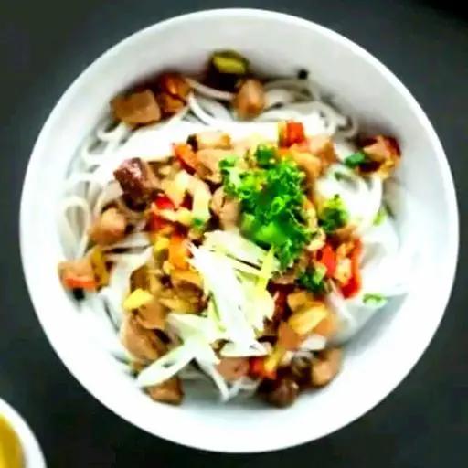 Hình ảnh Bún 3 chỉ trộn sốt thái