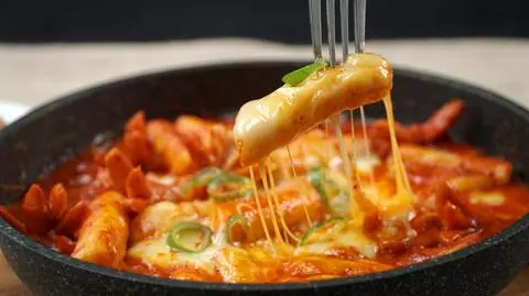 Hình ảnh Mỳ tokbokki hải sản