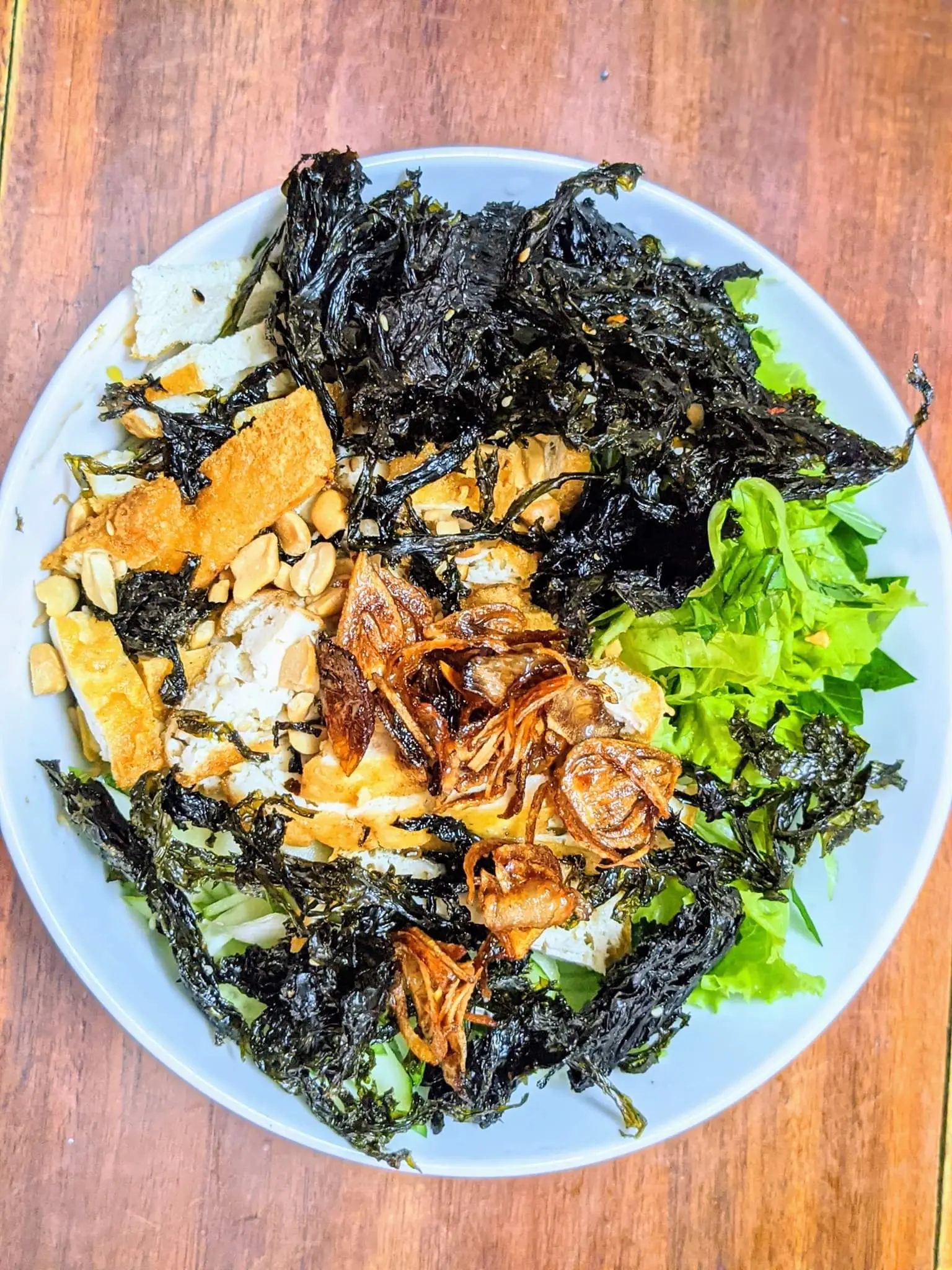 Hình ảnh mì hoặc bún trộn rong biển 