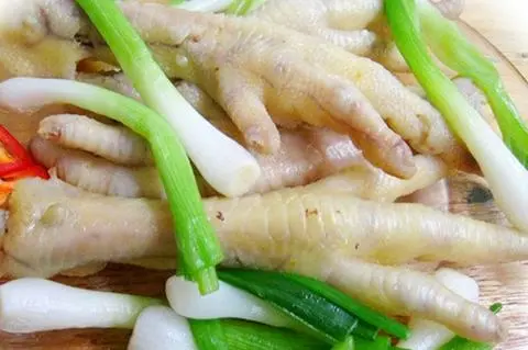 Hình ảnh 1 Chân Gà Ta Hấp Hành 