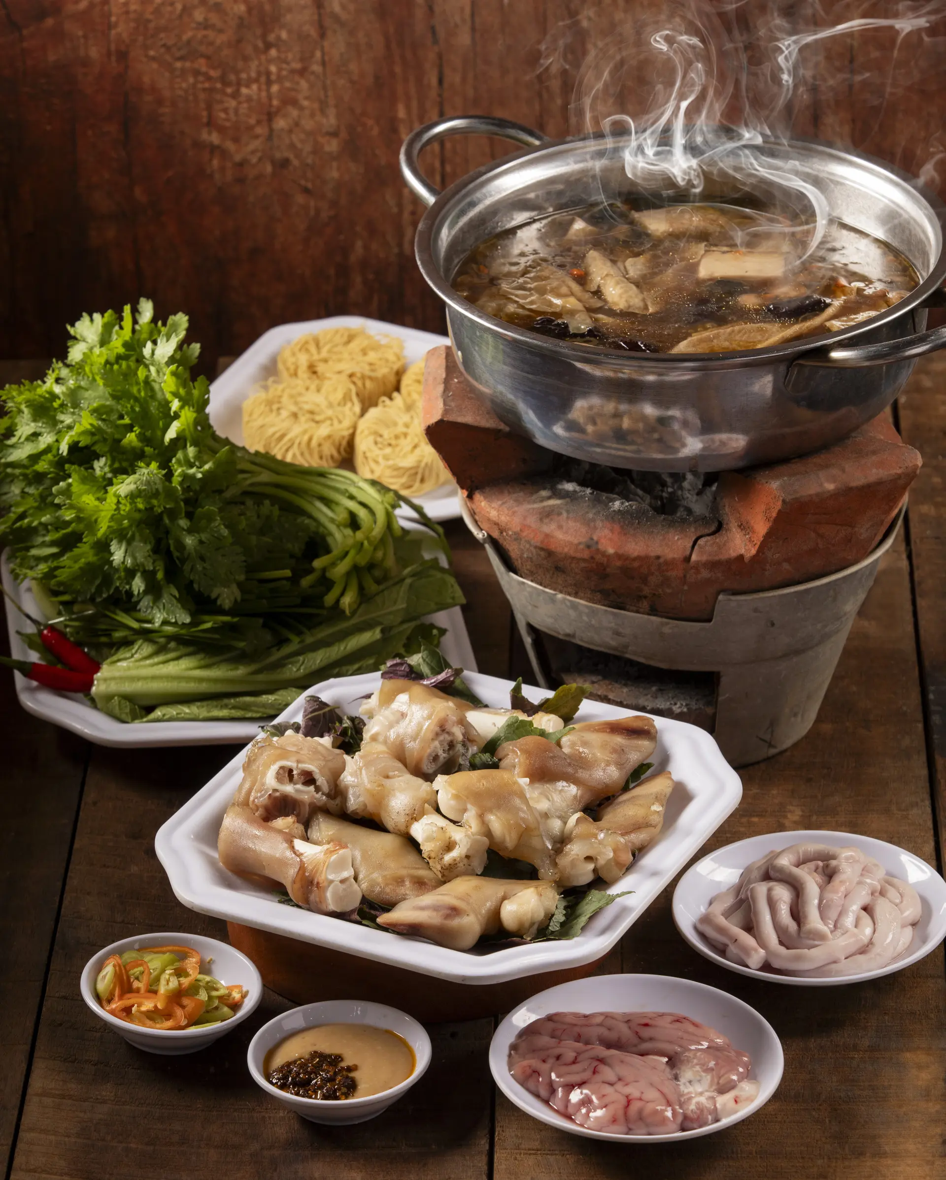 Hình ảnh Lẩu dựng 