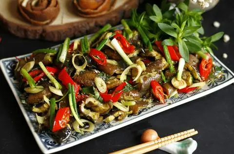 Hình ảnh Cơm+ Lươn Xào sả ớt