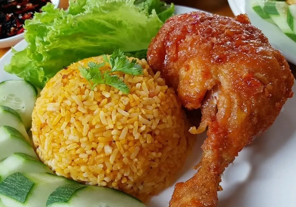 Hình ảnh Cơm Chiên Giòn Gà Xối Mỡ