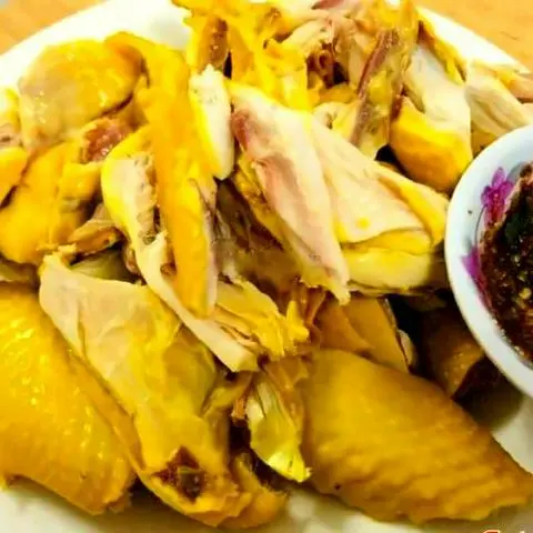 Hình ảnh Gà Ủ Muối Nguyên Con