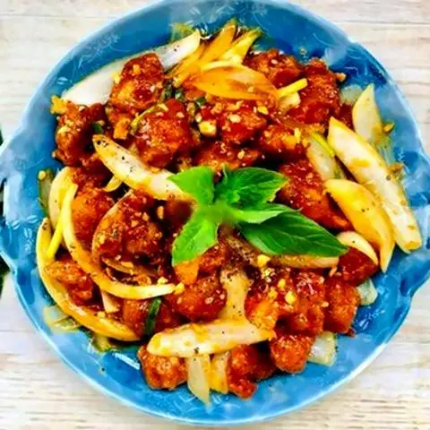 Hình ảnh Sụn gà chiên mắm