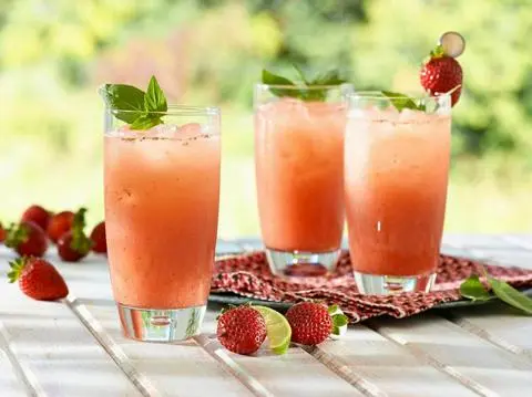 Hình ảnh nước ép táo dâu 