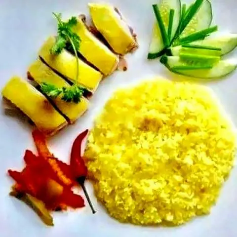 Hình ảnh Cơm gà chặt