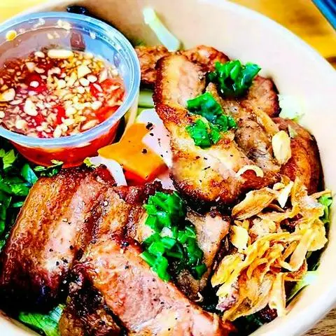 Hình ảnh Combo: 1 Bún Thịt Nướng - 1 Bún Trộn Bò Úc & 2 Chả Giò - 1 Bánh Ướt Thịt Nướng