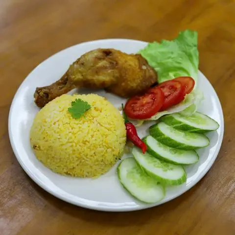 Hình ảnh Cơm gà chiên nước mắm đùi tỏi