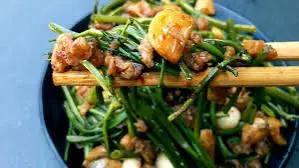 Hình ảnh Rau muống xào tóp mỡ