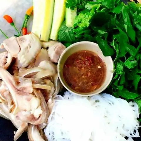 Hình ảnh Thịt luộc Rau Sống Chấm Mắm Nêm