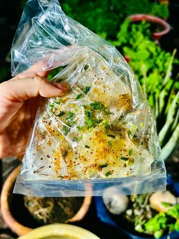 Hình ảnh BÁNH TRÁNG DẦU HÀNH MUỐI BÒ