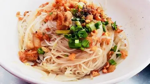 Hình ảnh Hủ tiếu trộn khô - thêm