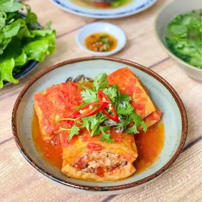 Hình ảnh Cơm Đậu Hủ Nhồi Thịt Sốt Cà