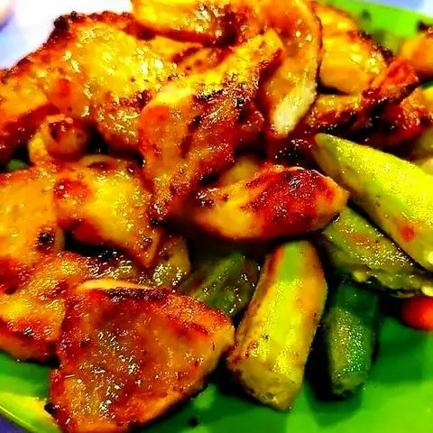 Hình ảnh Vú heo ướp chao nướng