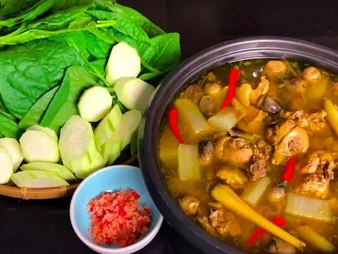 Hình ảnh Lẩu Gà Hầm Xả 1