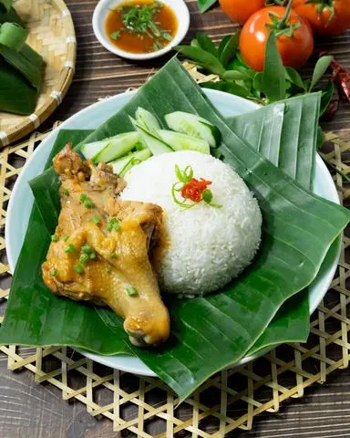 Hình ảnh Cơm Gà Cánh Bướm Sốt Bơ Kra Thiem - Size Lớn