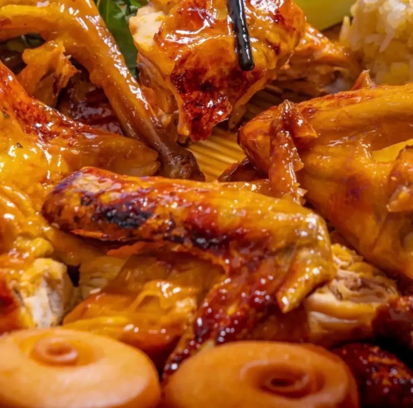 Hình ảnh Gà Nướng Lu - Mắm Nhĩ ( Không cay- Kèm 5 bánh bao)