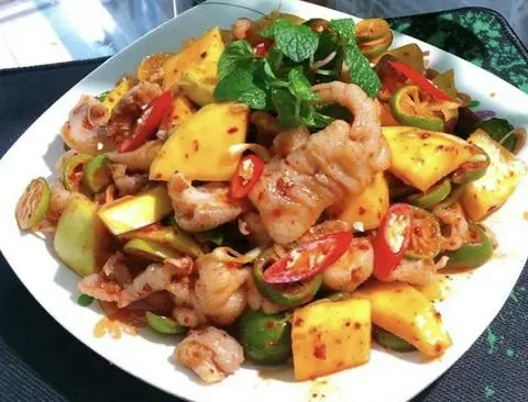 Hình ảnh Chân gà rút xương sốt thái