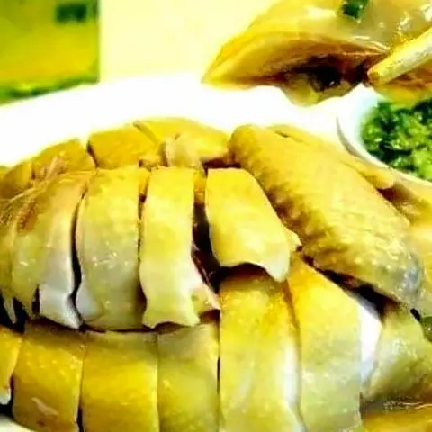 Hình ảnh Gà ta chặt lá chanh