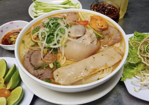 Hình ảnh Bún bò truyền thống