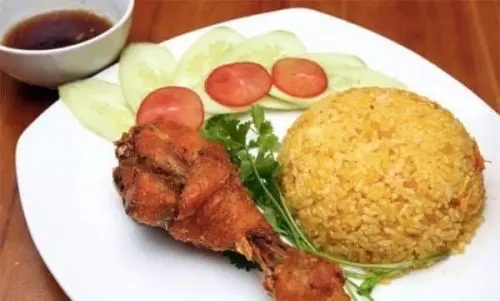 Hình ảnh Cơm gà xối mỡ gốc 4 