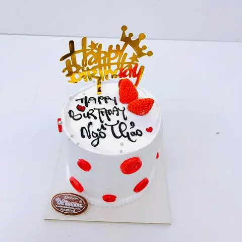 Hình ảnh bánh kem mini đơn giản hột nút trái dâu khô