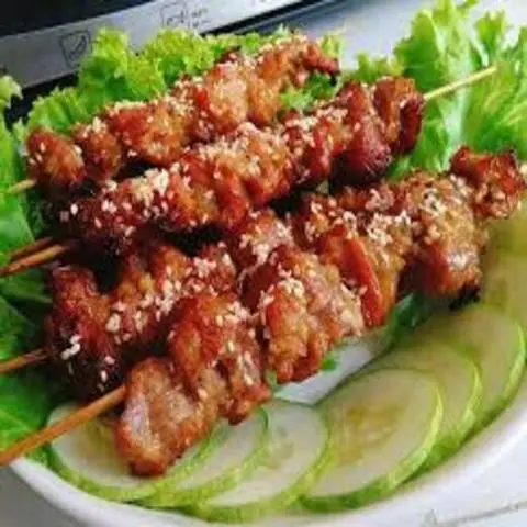 Hình ảnh 2 xiên thịt nướng