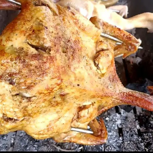 Hình ảnh Gà Nướng Mọi Lá Chanh 1 Con Kèm Rau, Đồ Chua, Dưa Leo & 2 Bánh Mì
