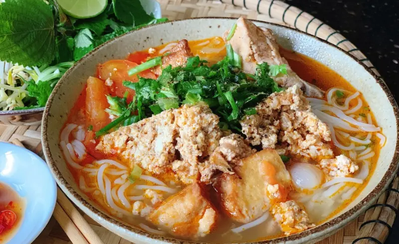 Hình ảnh Bún riêu chả - sườn