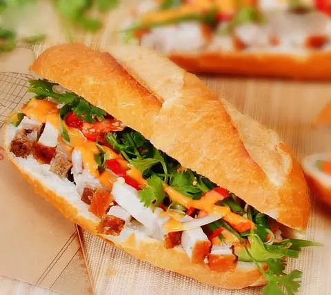 Hình ảnh Bánh Mì Heo Quay
