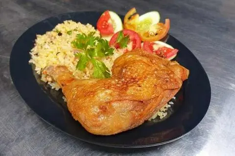 Hình ảnh Cơm gà XỐI MỠ sốt ĐẶC BIỆT ( phần nhiều cơm ) + tặng trứng ốp la và canh