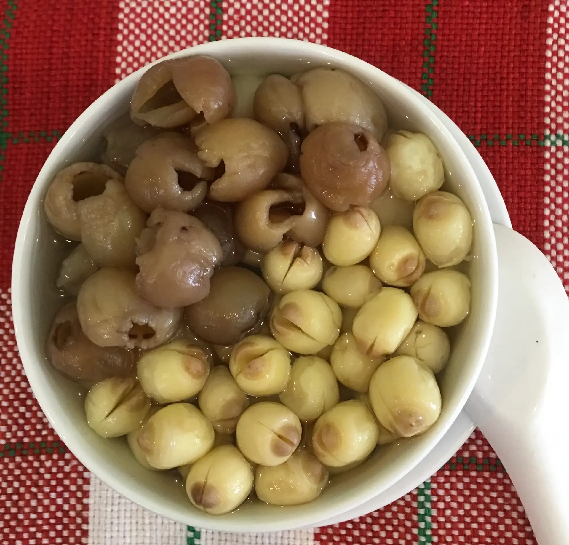 Hình ảnh Chè hạt sen nhãn nhục