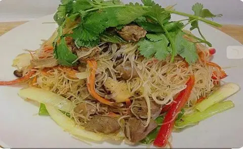 Hình ảnh Bún gạo xào bò