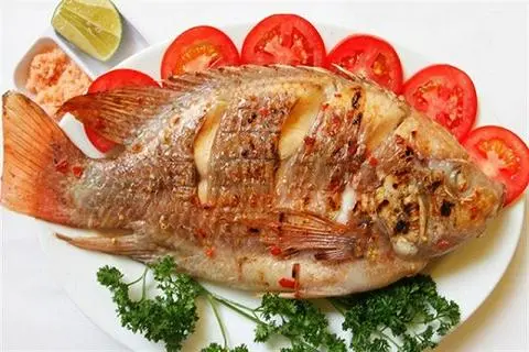 Hình ảnh Cơm cá điêu hồng muối chiên